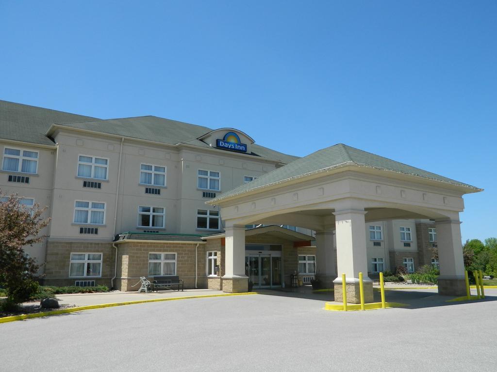 Days Inn By Wyndham Orillia Exterior foto